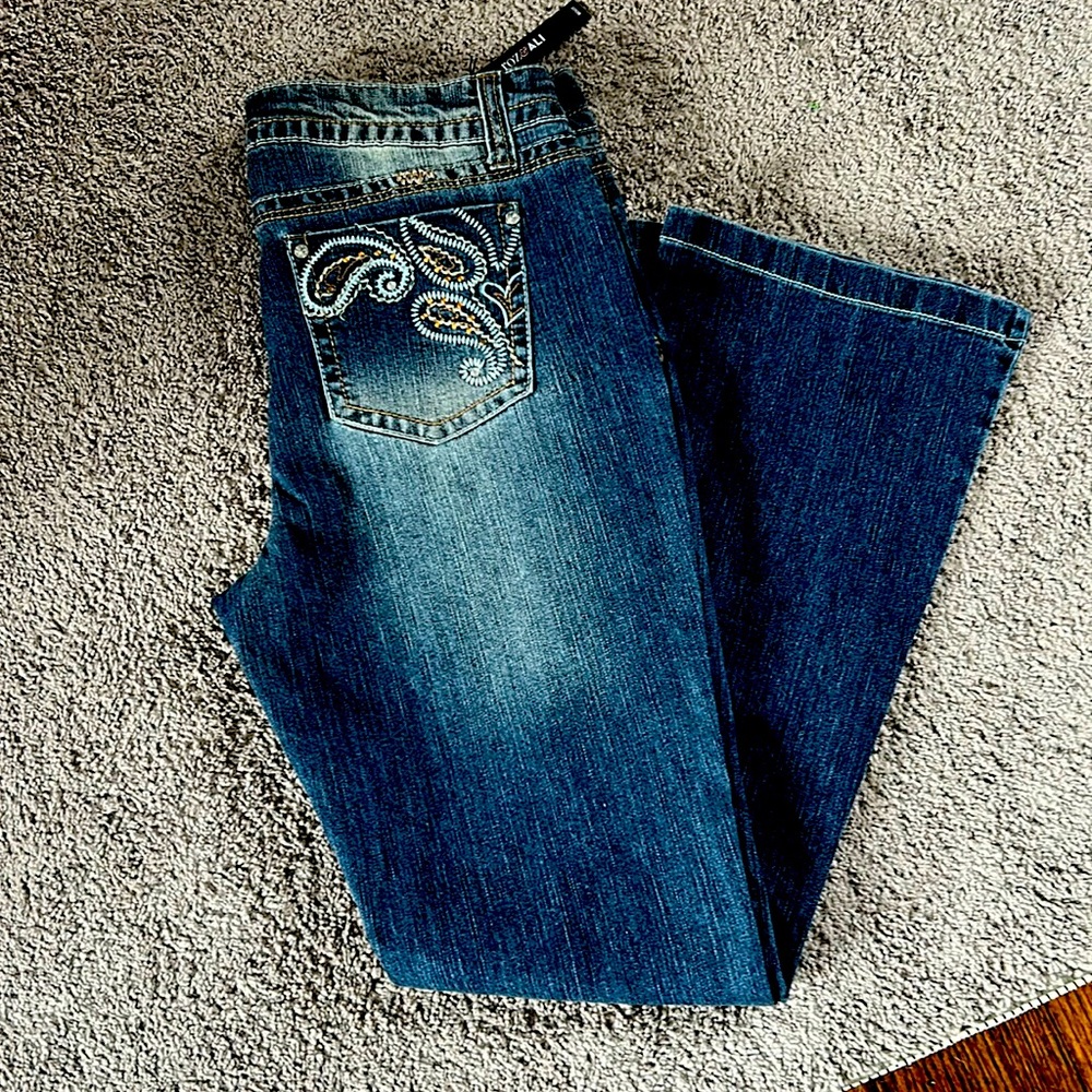 Roz & Ali boot cut jeans new with tags